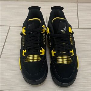 Air Jordan 4 Kids size 6Y